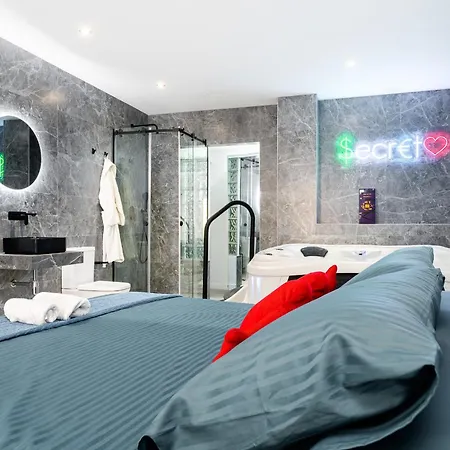 Апартаменти Secrets By The Beach Torrevieja *